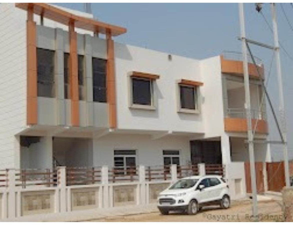 Hotel Gayatri Residency, Agra 3*