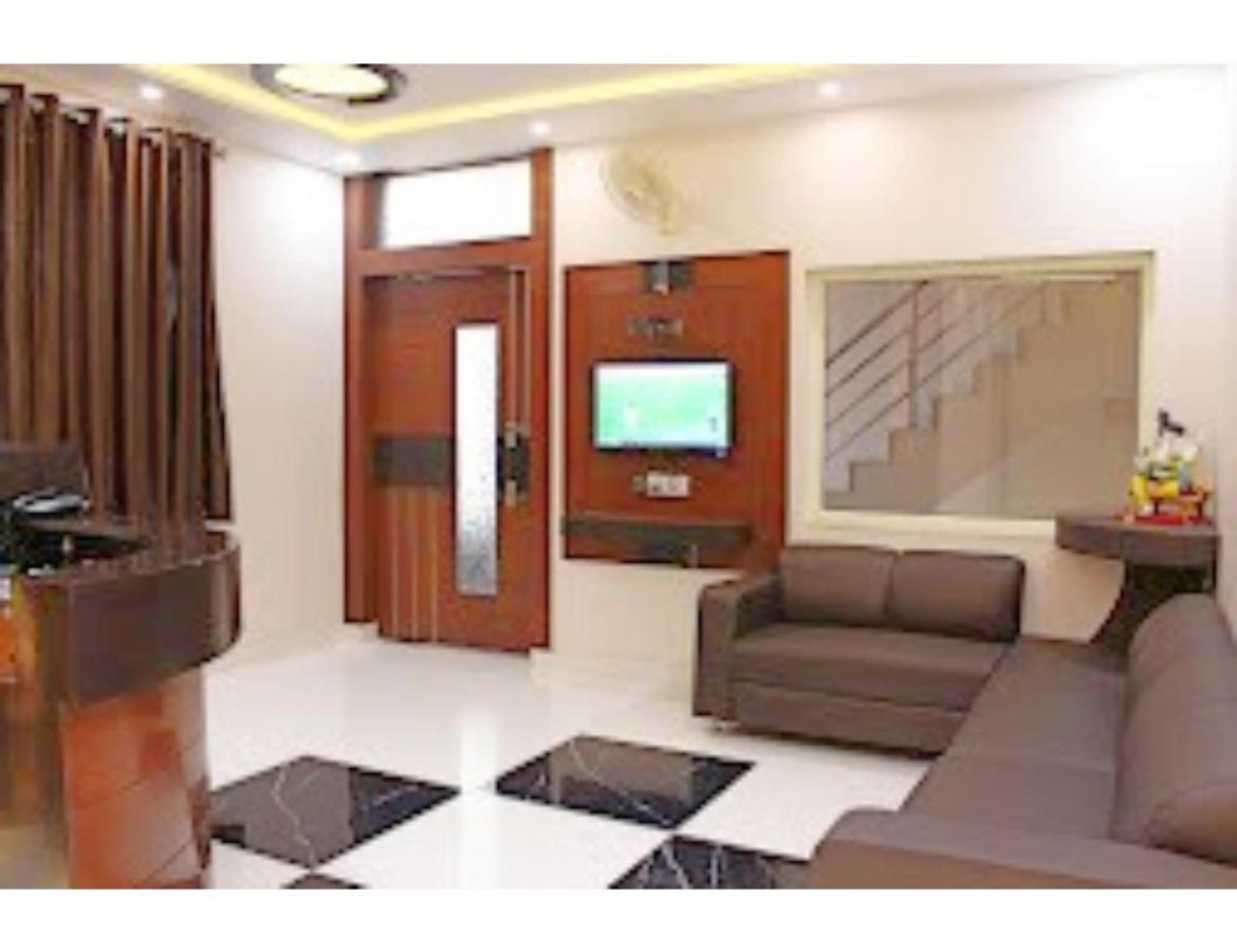 Gayatri Residency, Agra 3*