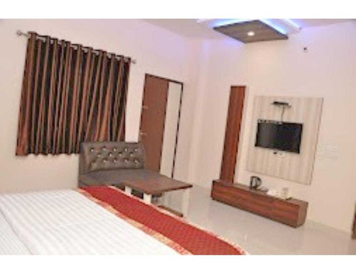 Hotel Gayatri Residency, Agra